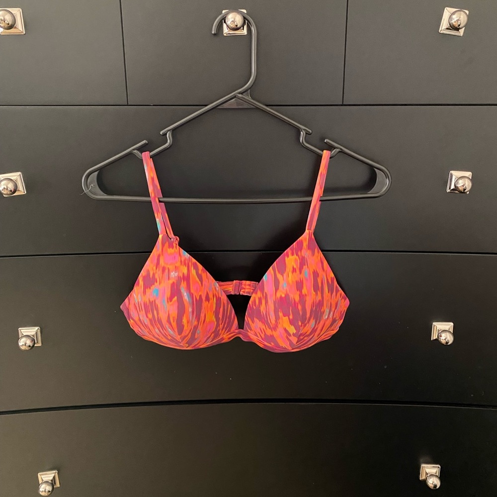 Lululemon Waterside Swim Top C Cup, size 8, Harmonize Fluro Pink Multi, NWT